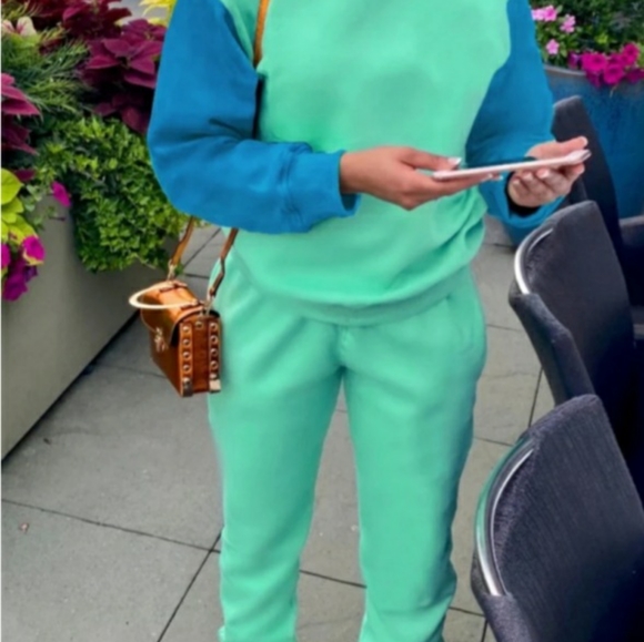 Women clothes - Picture 3 of 3